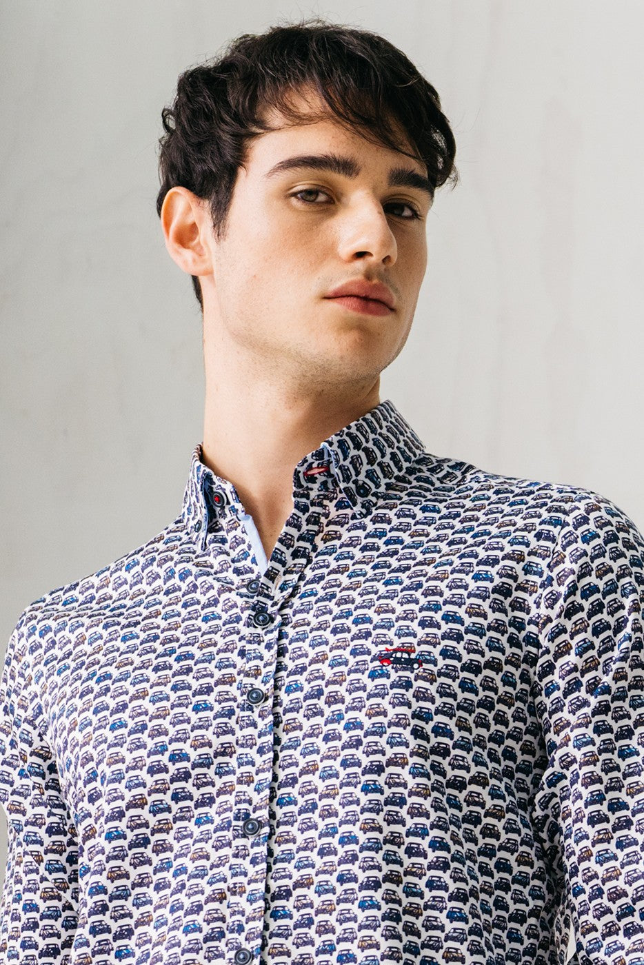 Camisa estampada hombre coches de carreras
