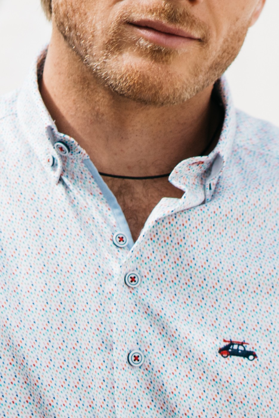 Camisa hombre regular fit estampado gotas multicolor
