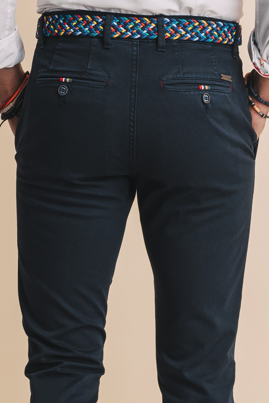 Pantalón chino slim fit azul marino