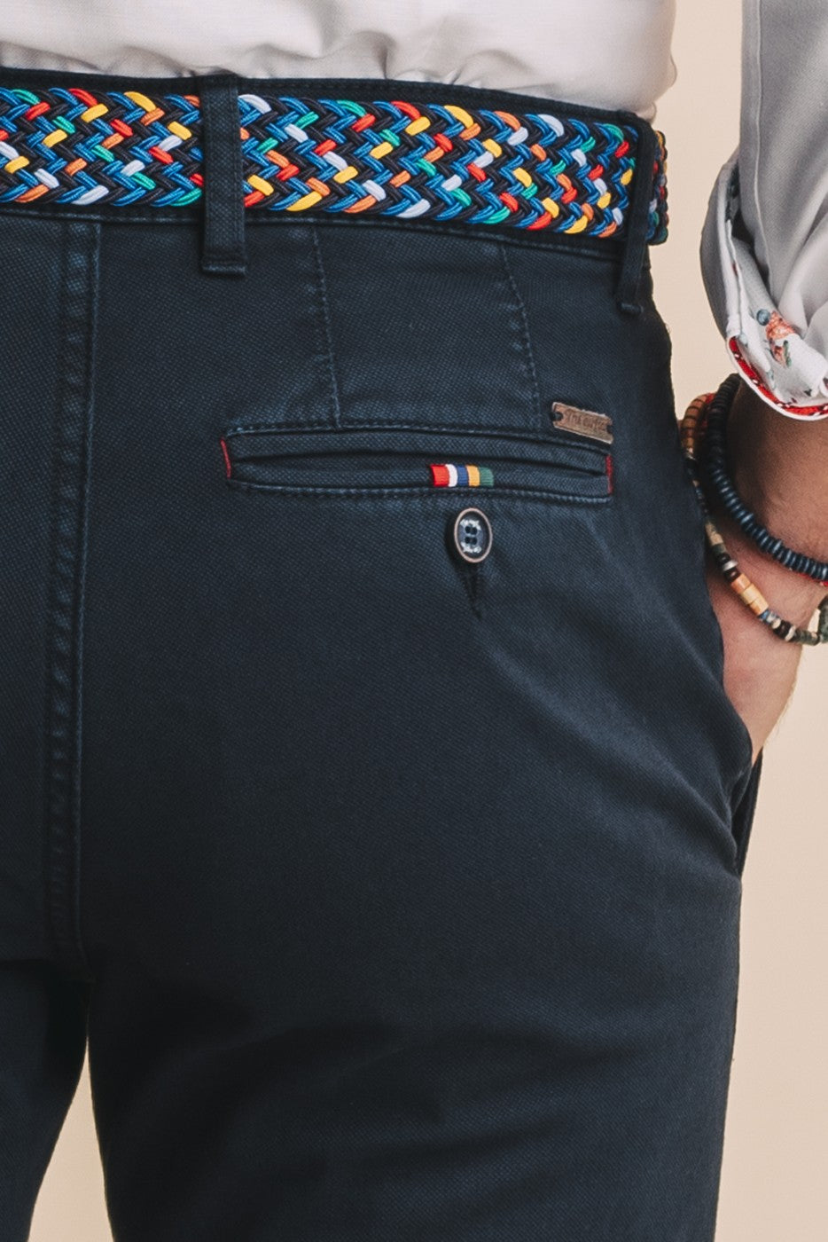 Pantalón chino slim fit azul marino