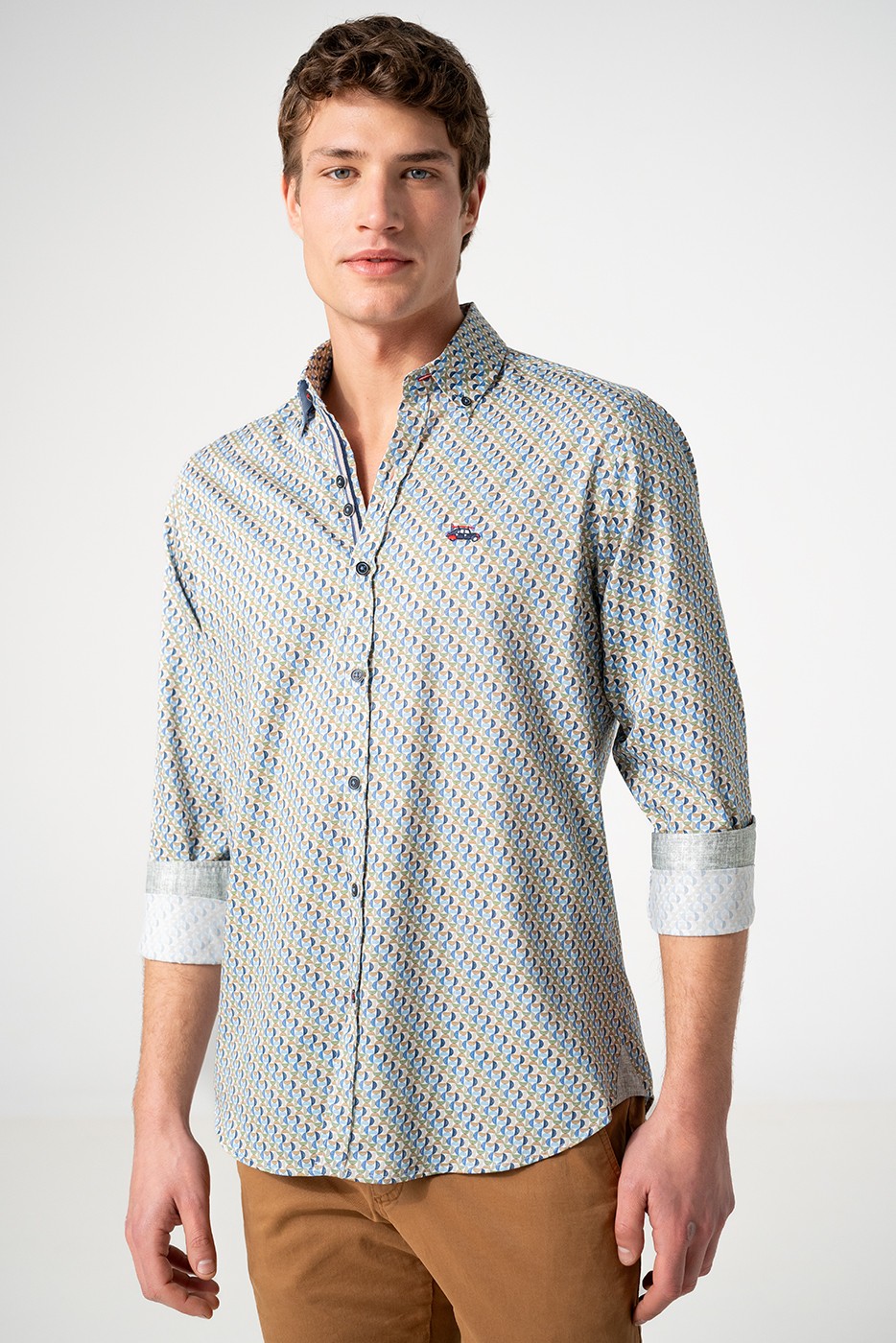 Camisa hombre slim fit estampado geométrico