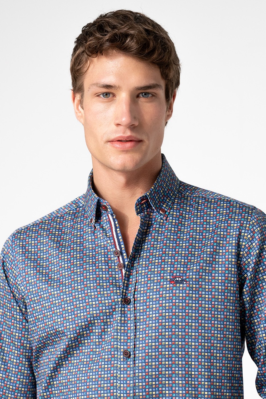 Camisa estampada cuadraditos colores fondo marino