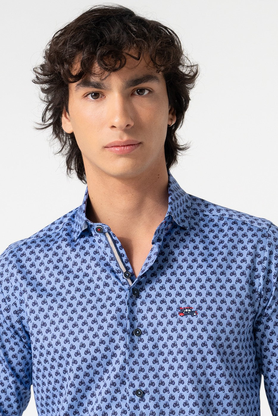 Camisa hombre estampado vespas en tonos azules