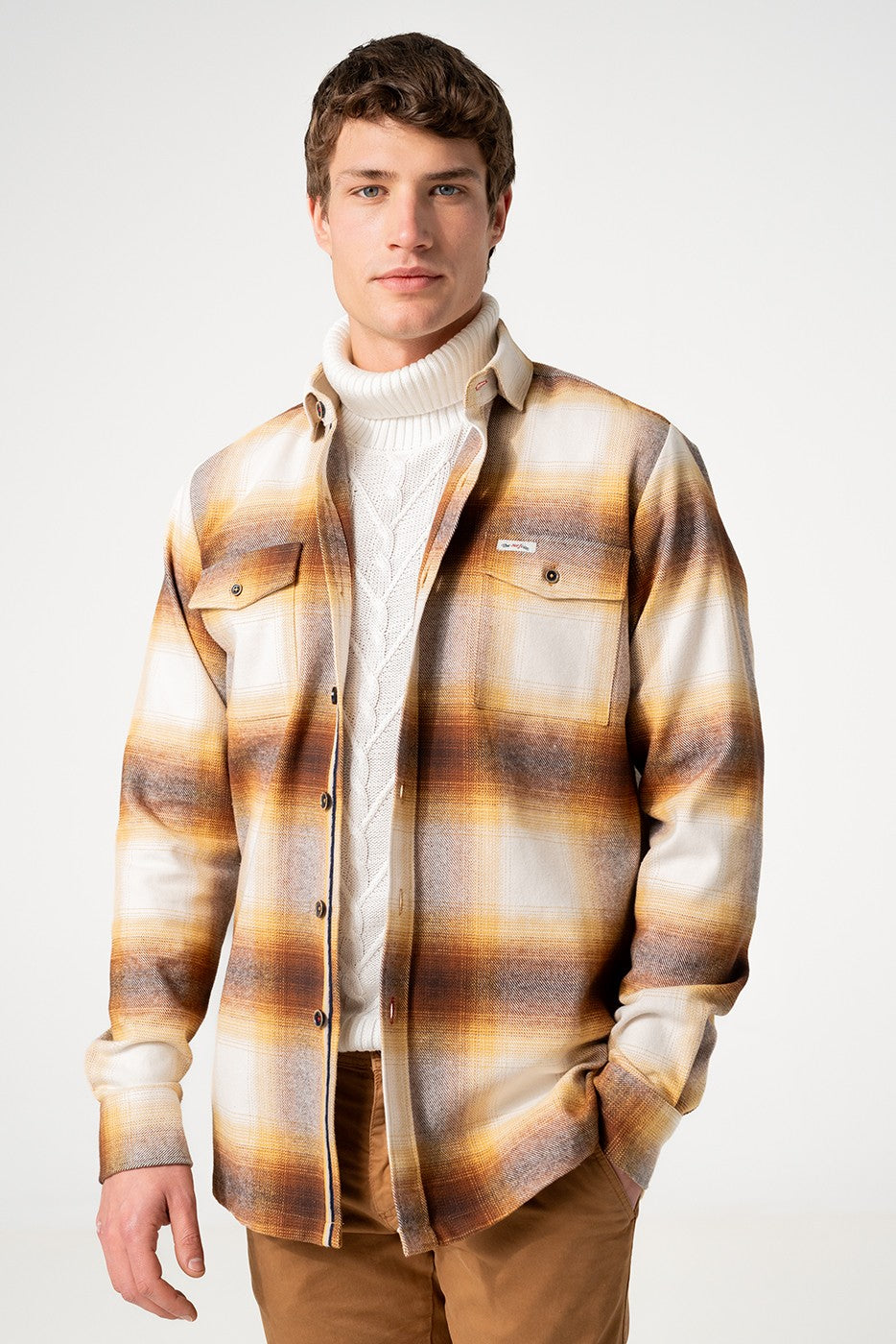 Sobrecamisa hombre cuadros tonos marrón con bolsillos con solapa