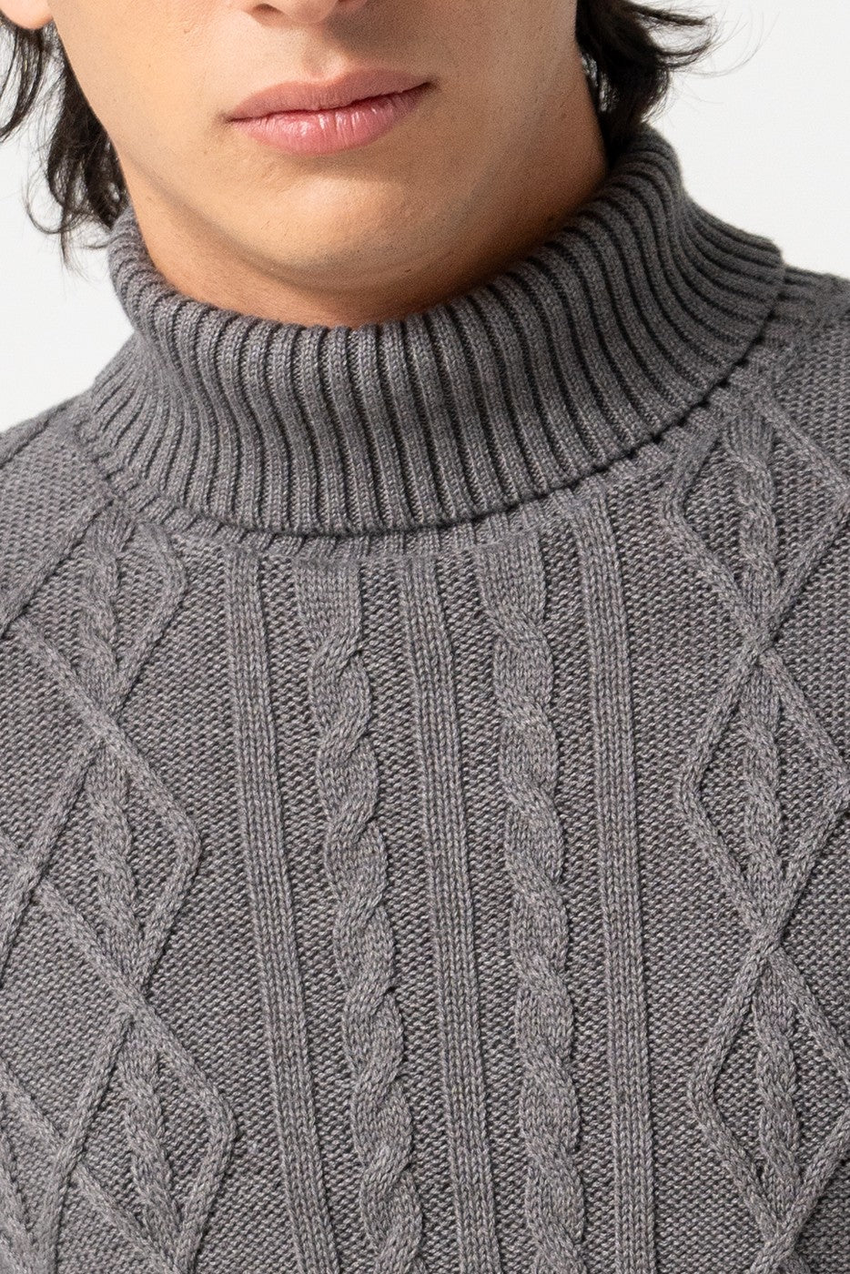 Jersey punto cuello alto gris