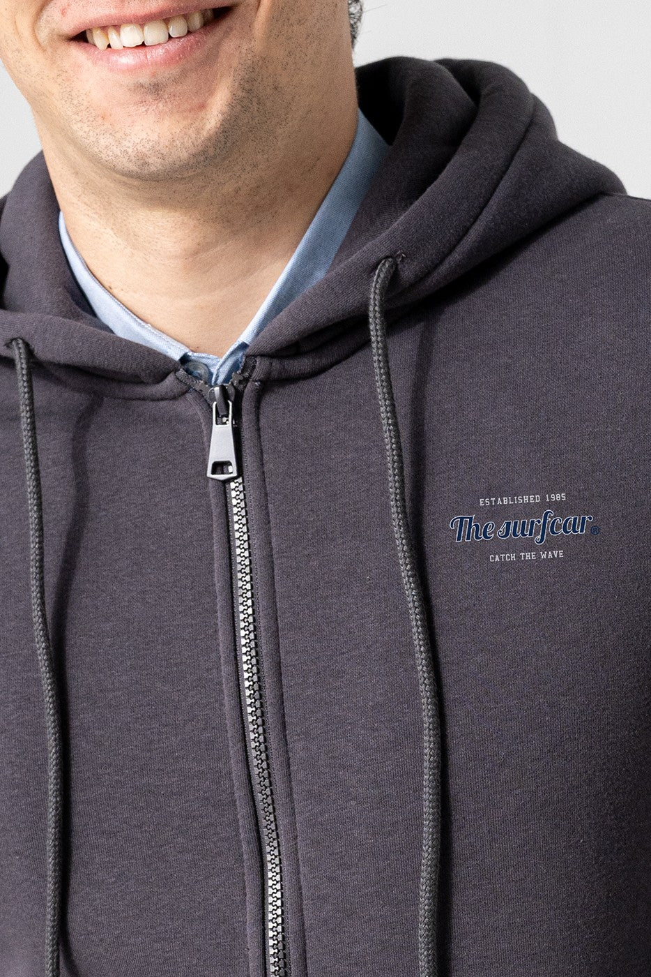 Sudadera de cremallera con capucha gris