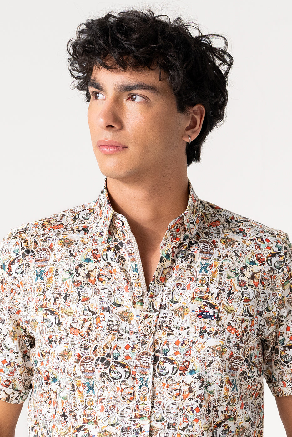 Camisa hombre manga corta estampado viñetas