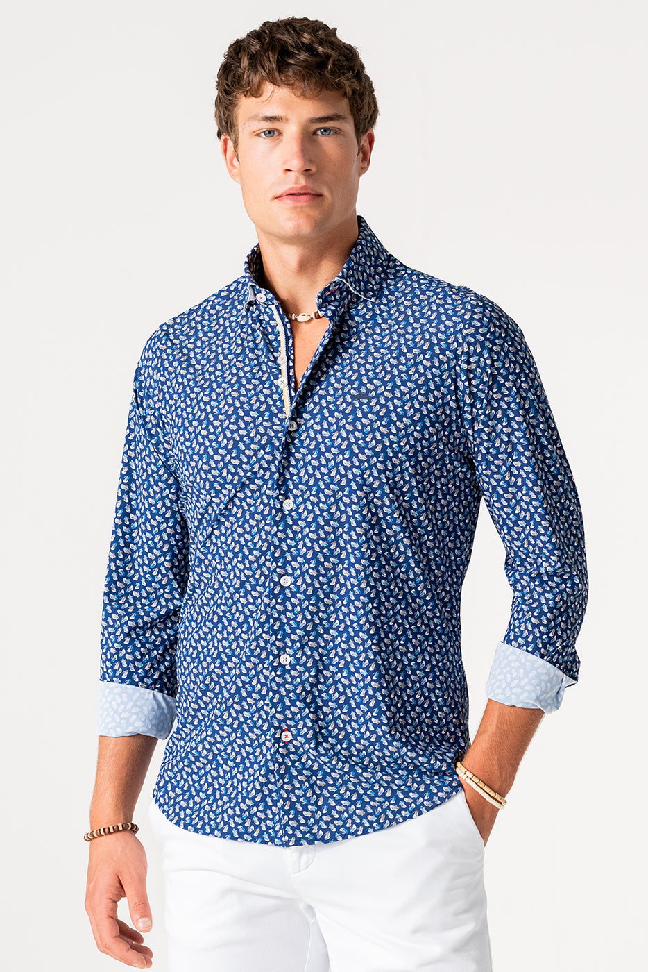 Camisa hombre tejido técnico estampado zapatillas marino