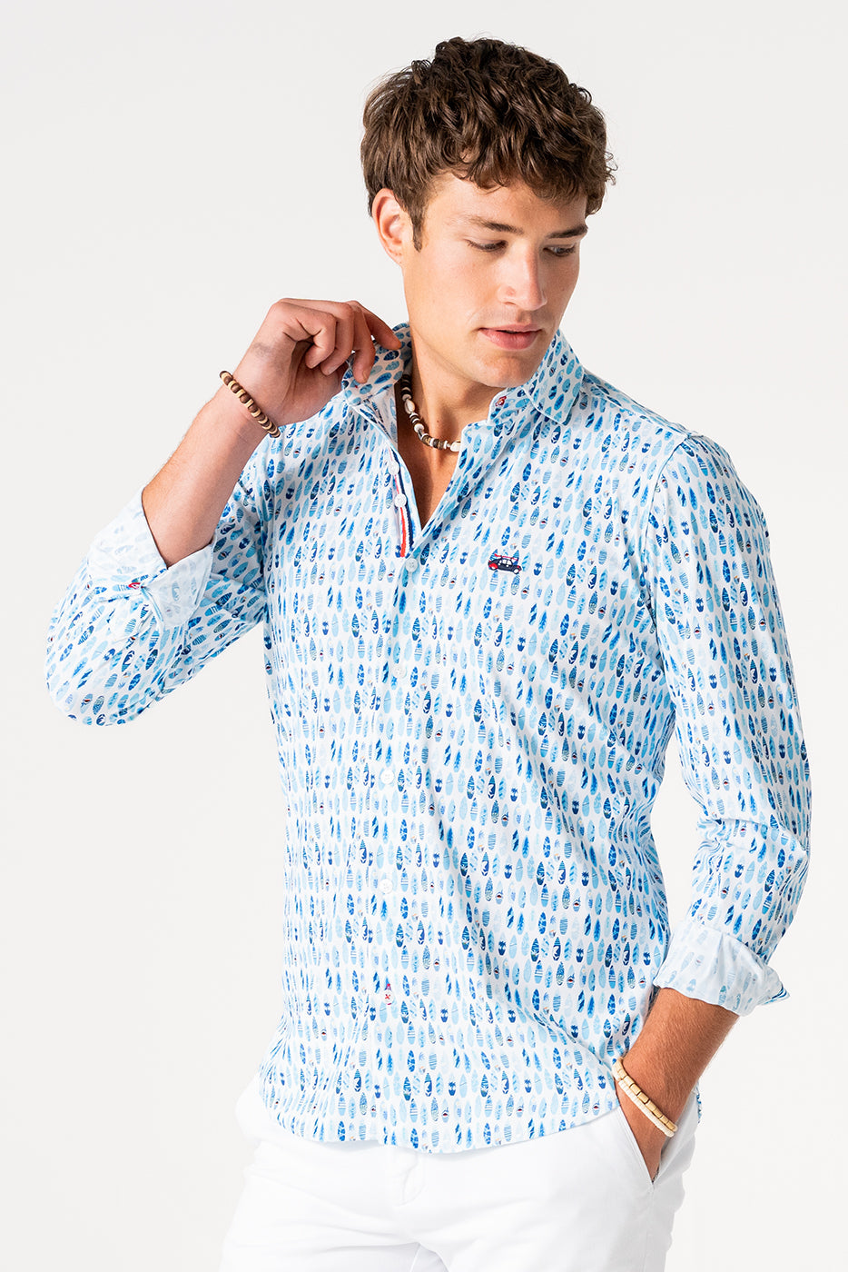 Camisa hombre estampado tablas surf en tejido técnico