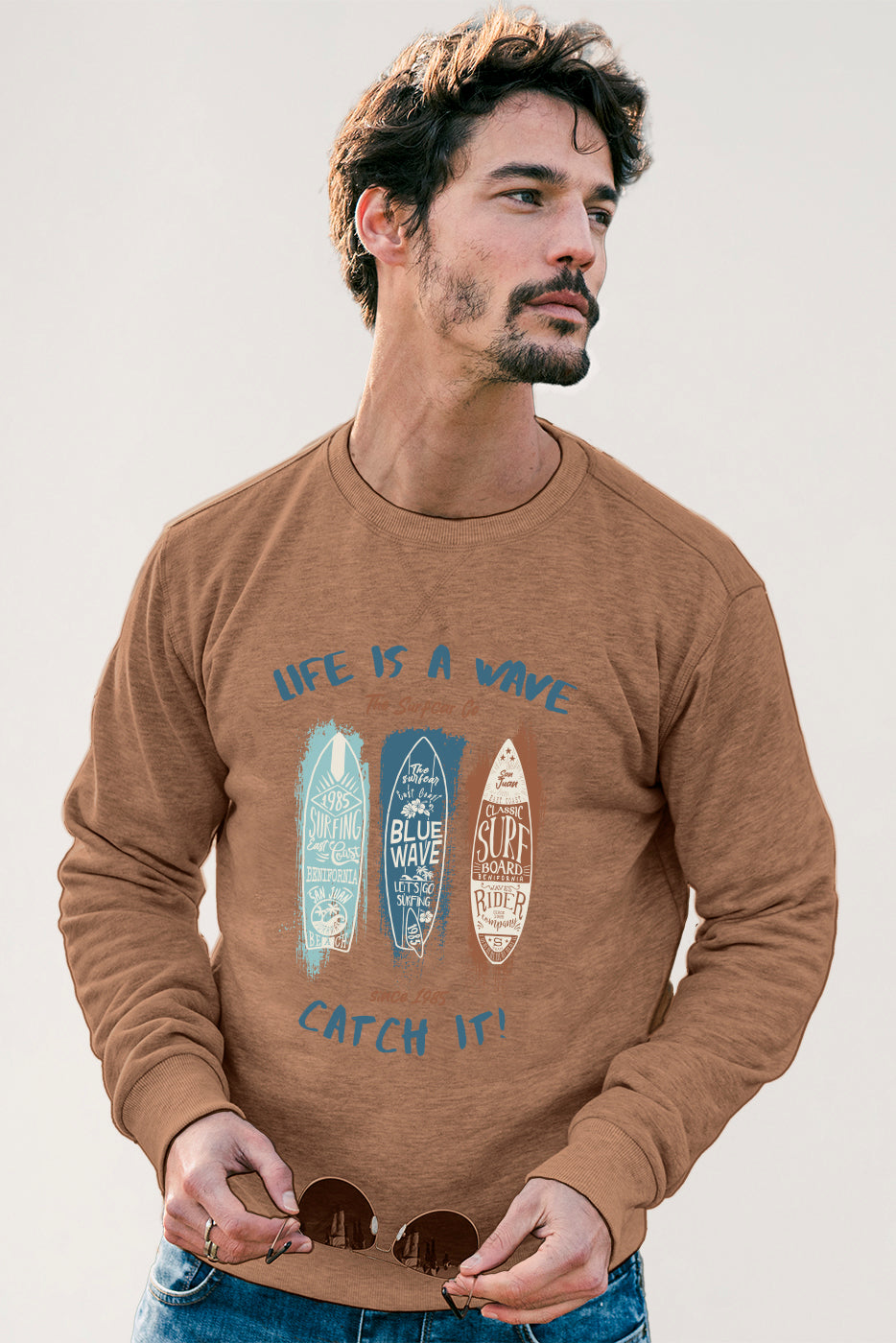 Sudadera estampada tablas surf marron hombre