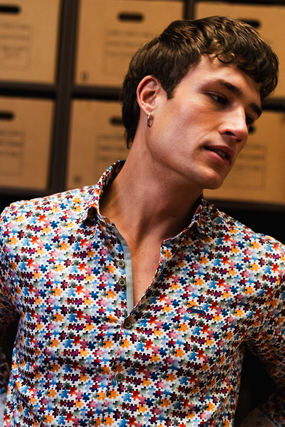 Camisa hombre estampado puzzle multicolor
