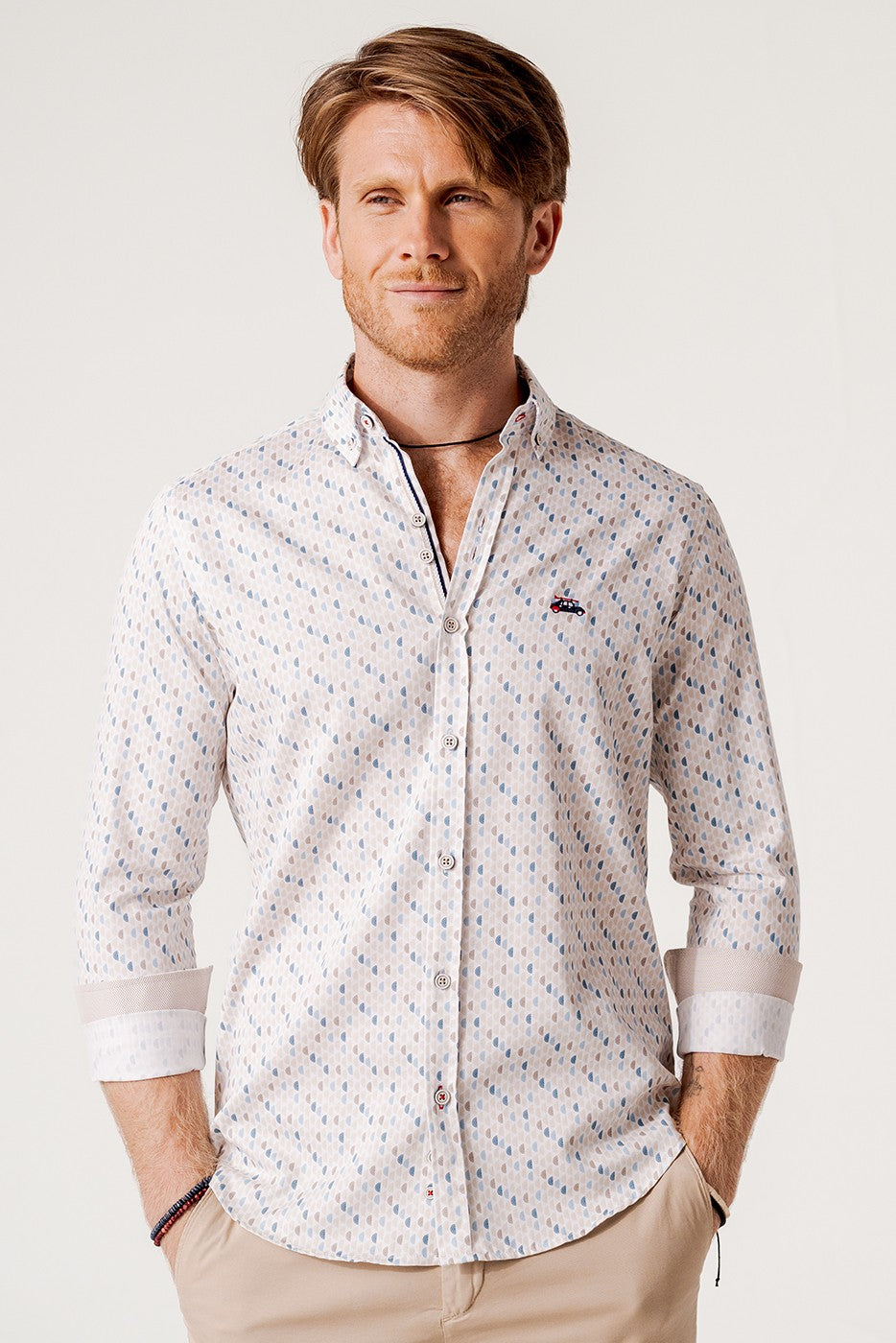 Camisa regular fit estampado limones beige y azul