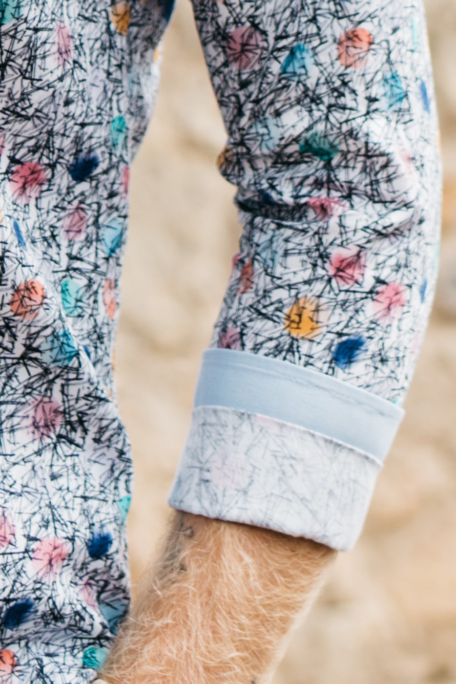 Camisa regular fit estampado abstracto multicolor