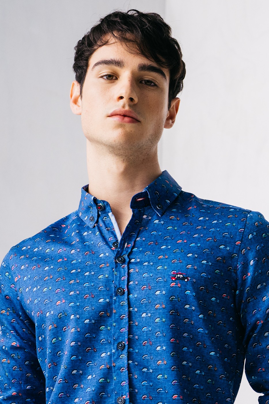 Camisa hombre regular fit mini vespas