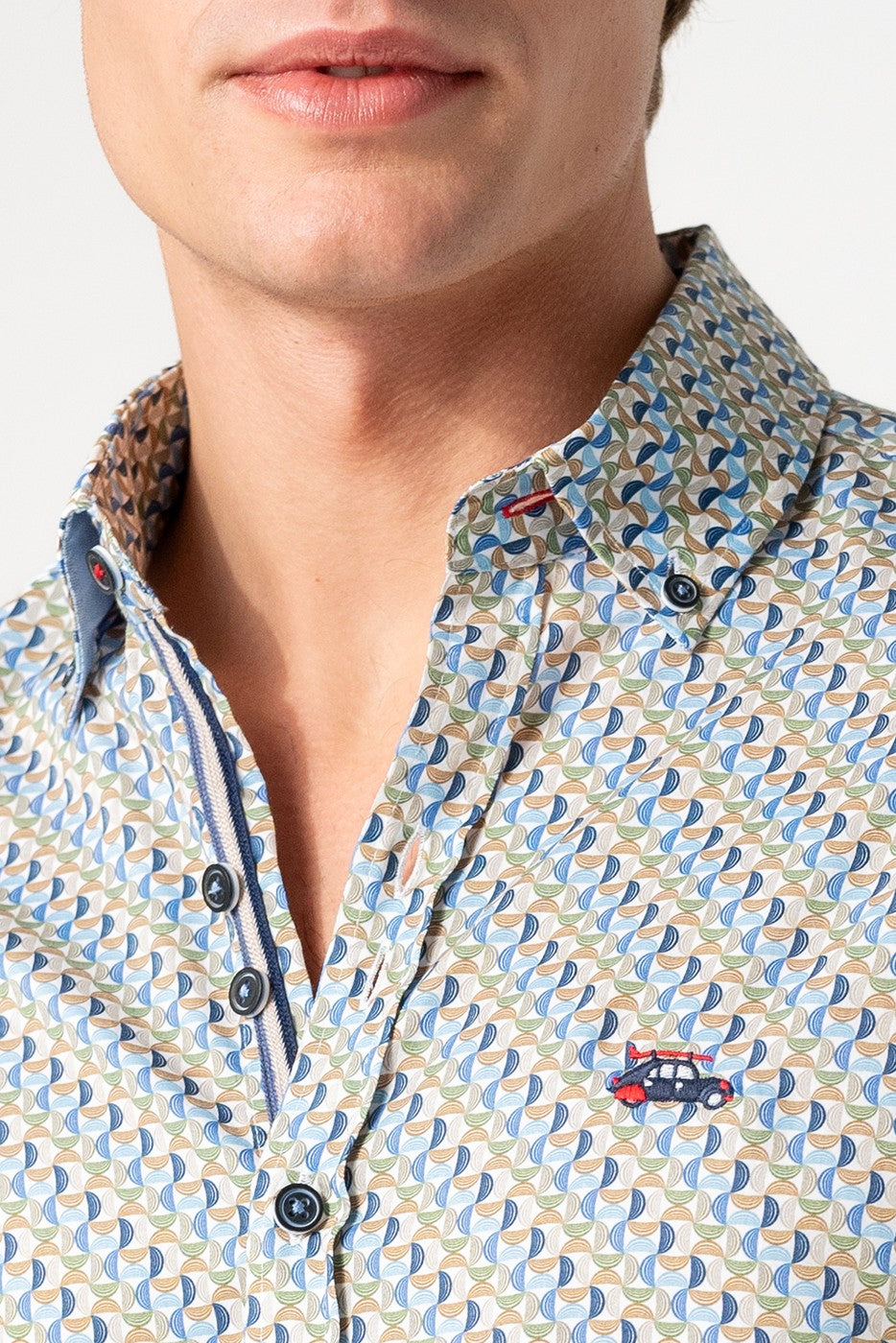 Camisa hombre slim fit estampado geométrico