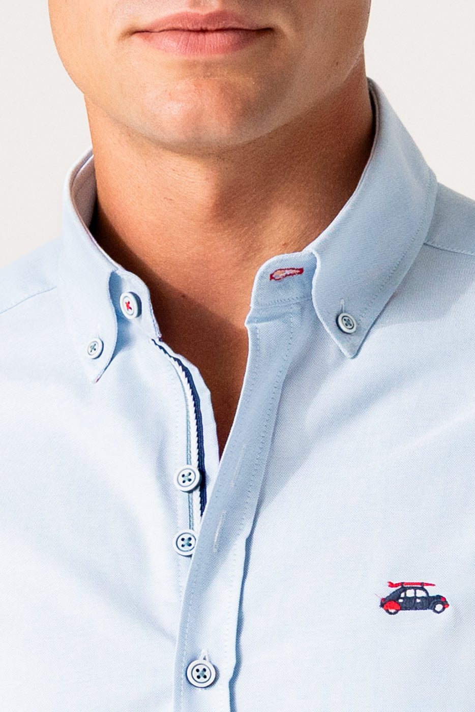 Camisa slim fit hombre color celeste