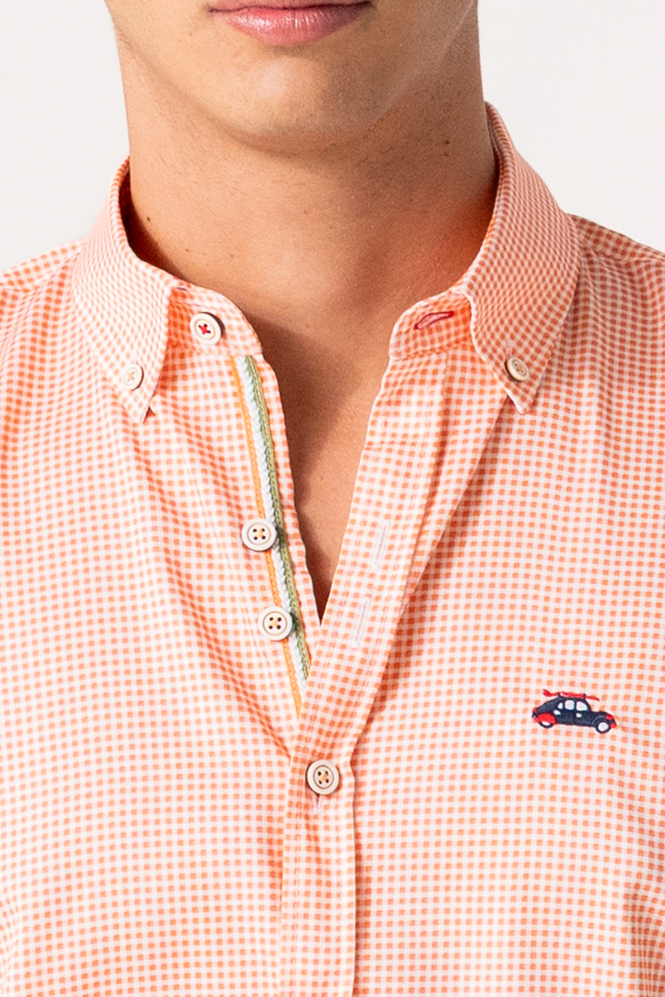 Camisa estampado cuadros en tono coral manga corta