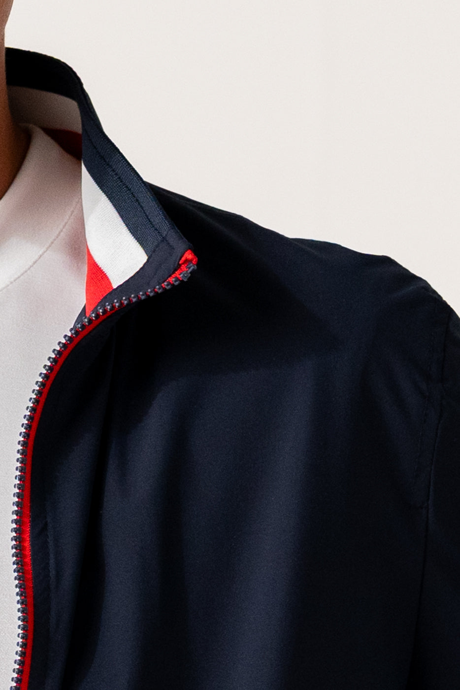 Chaqueta hombre estilo bomber en color marino
