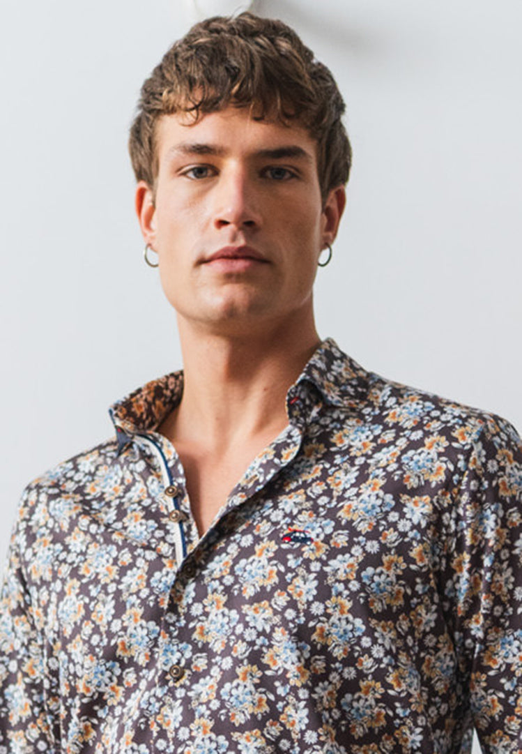 Camisa hombre motivos florales fondo oscuro