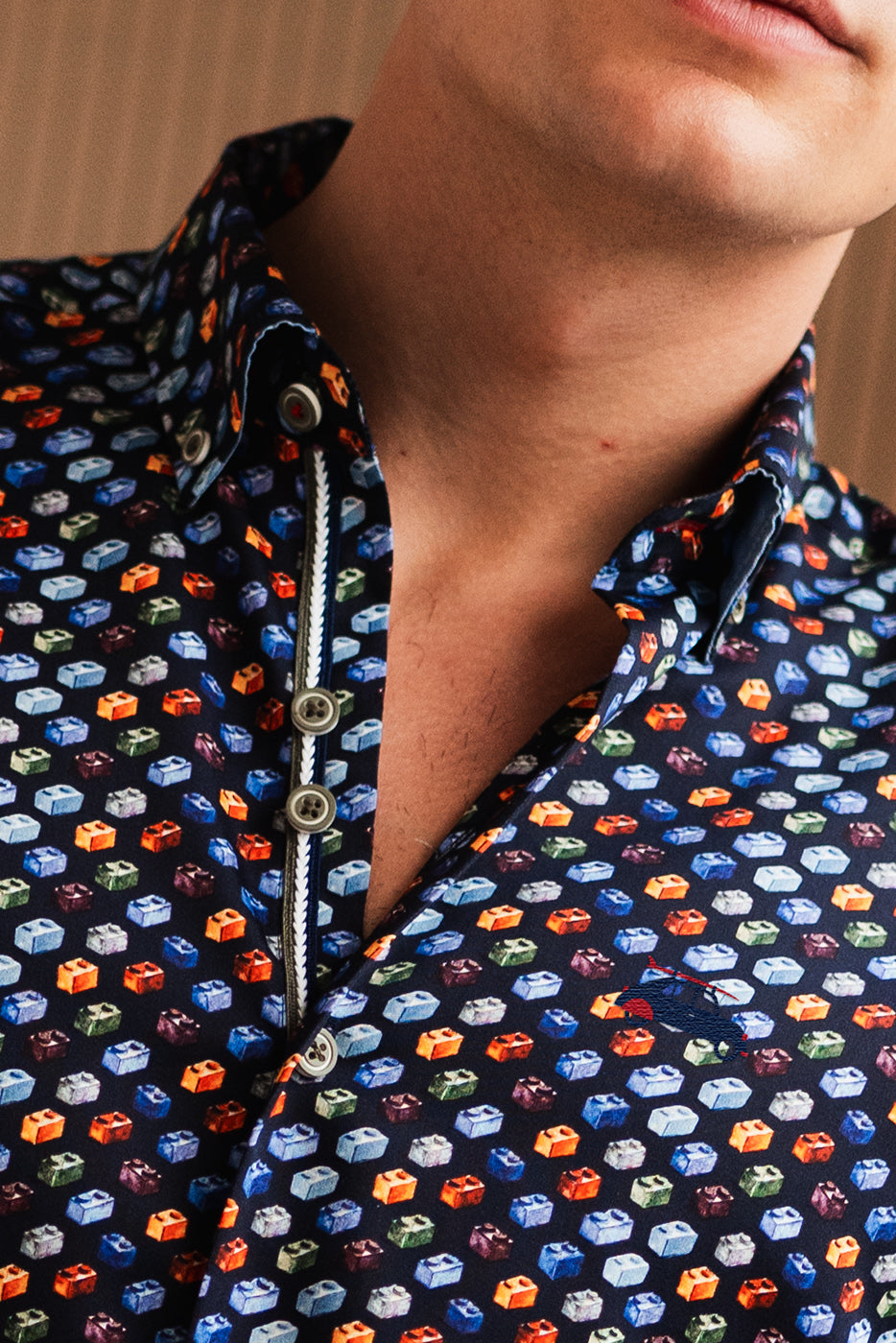 Camisa microestampado geométrico bloques multicolor