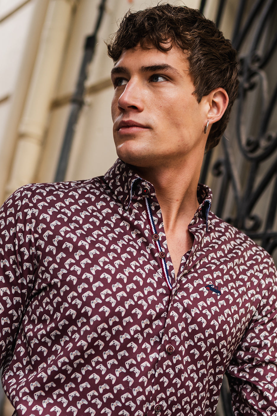 Camisa hombre estampado mandos gamer