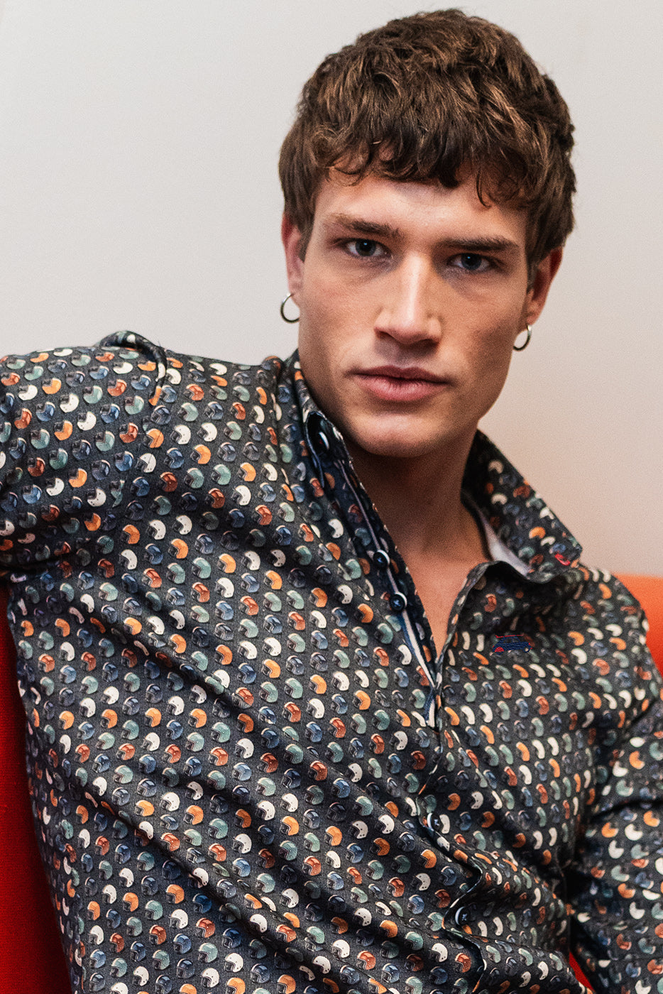 Camisa estampada cascos de moto hombre