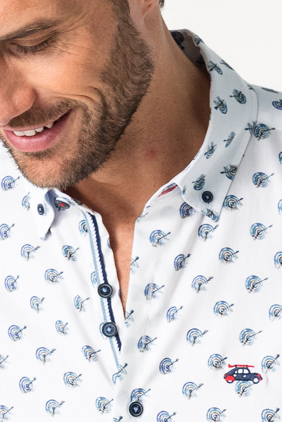Camisa blanca estampado dianas hombre